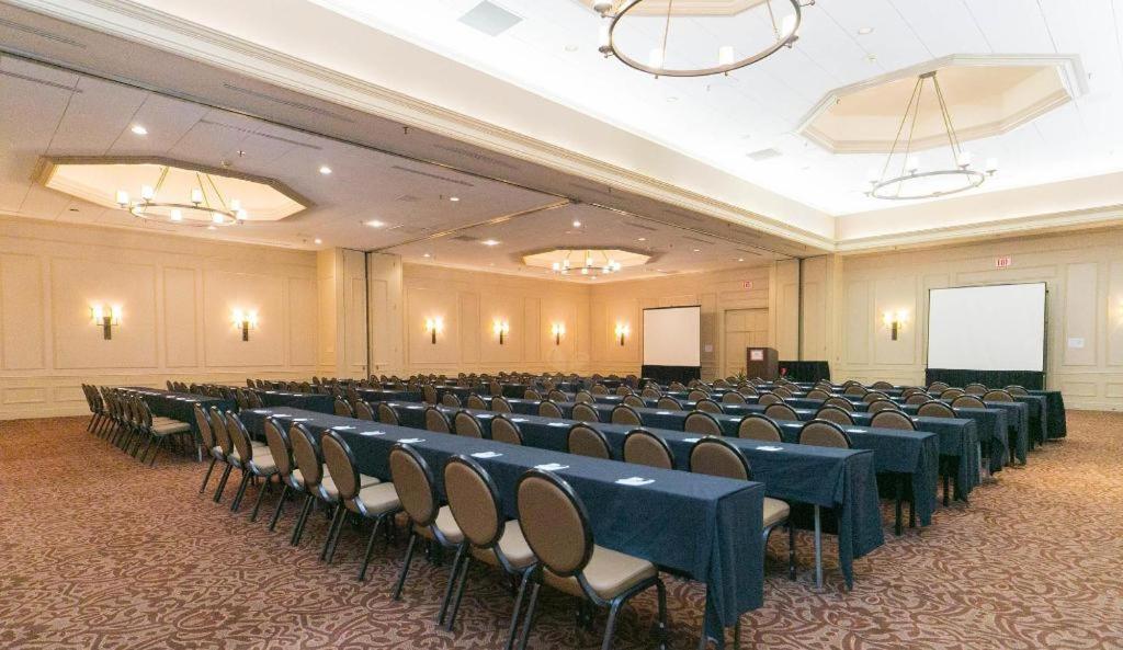 Adam's & Conference Center 3*