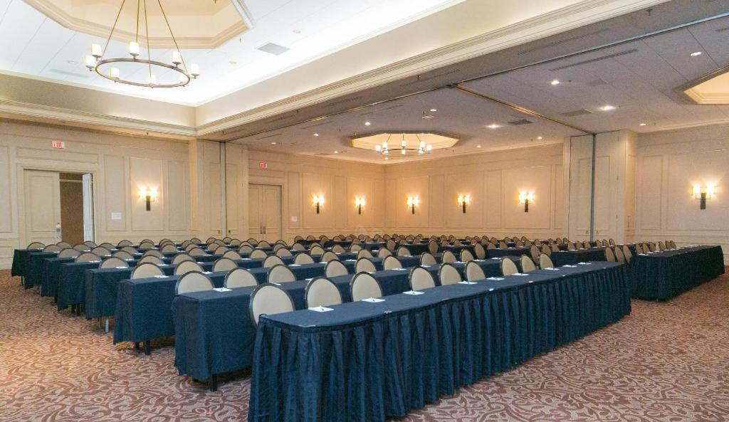 Hotel Adam's & Conference Center