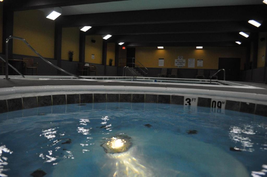 Adam's & Conference Center 3*