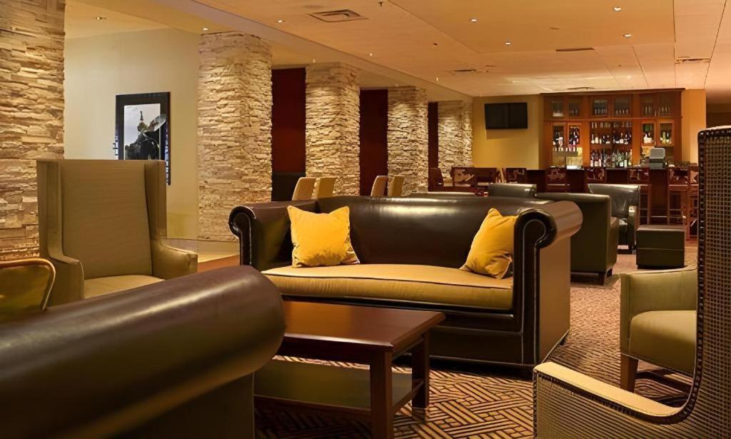 Hotel Adam's & Conference Center 3*