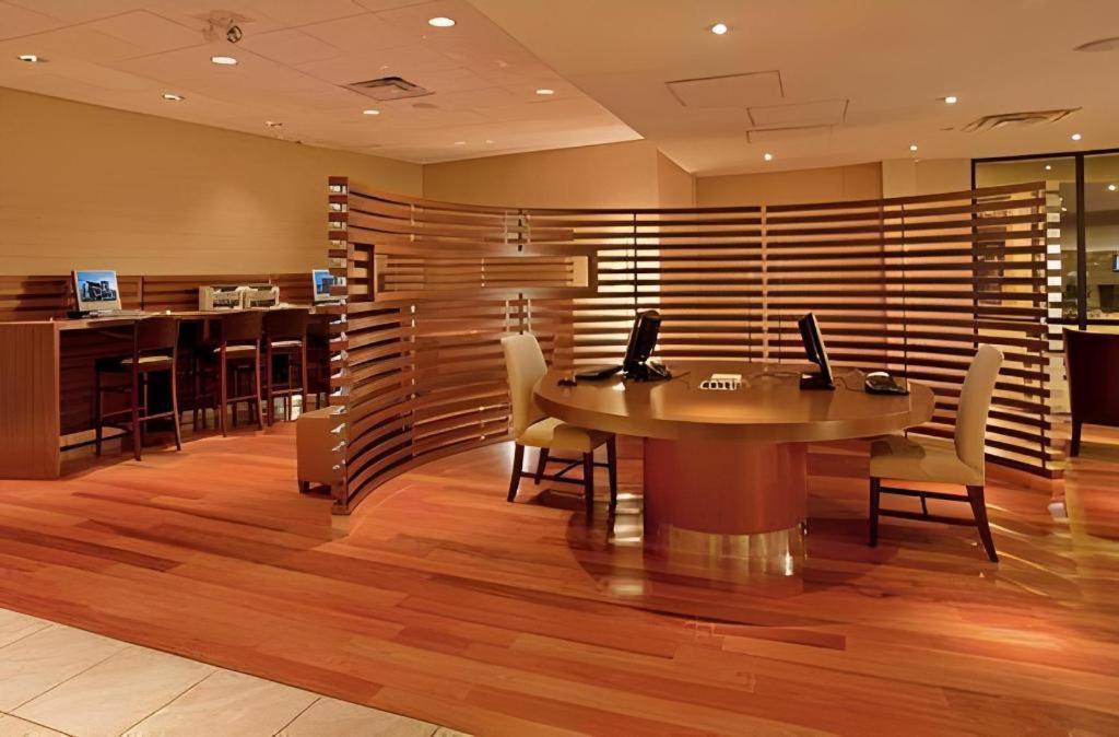 Hotel Adam's & Conference Center Kansas City