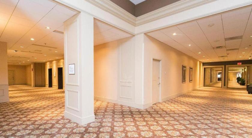 Hotel Adam's & Conference Center 3*