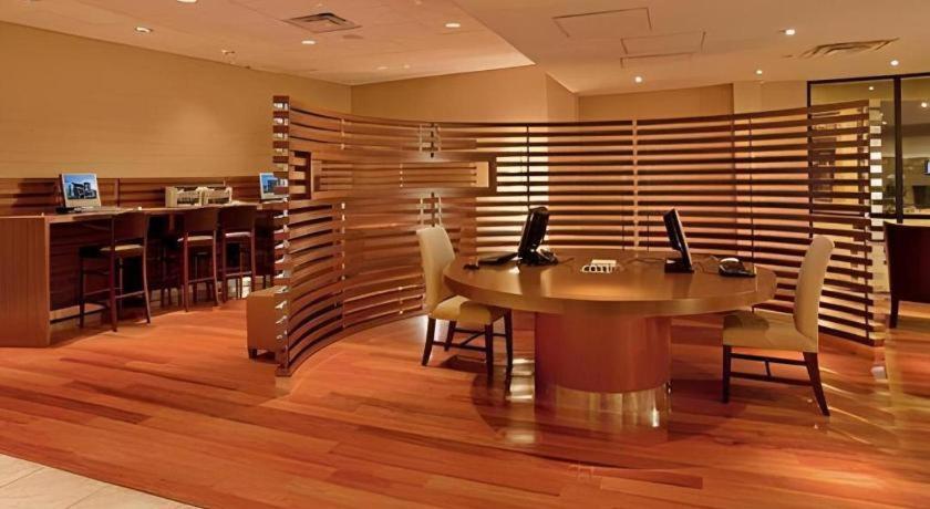 Adam's & Conference Center Hotel Kansas City
