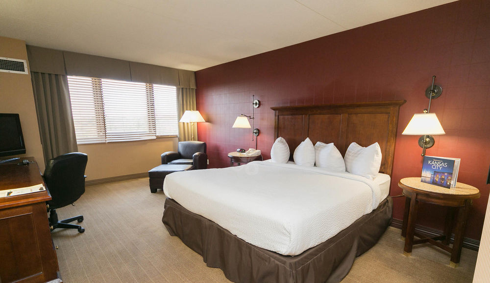 Hotel Adam's & Conference Center Kansas City