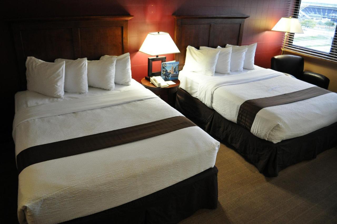 Adam's & Conference Center Hotel