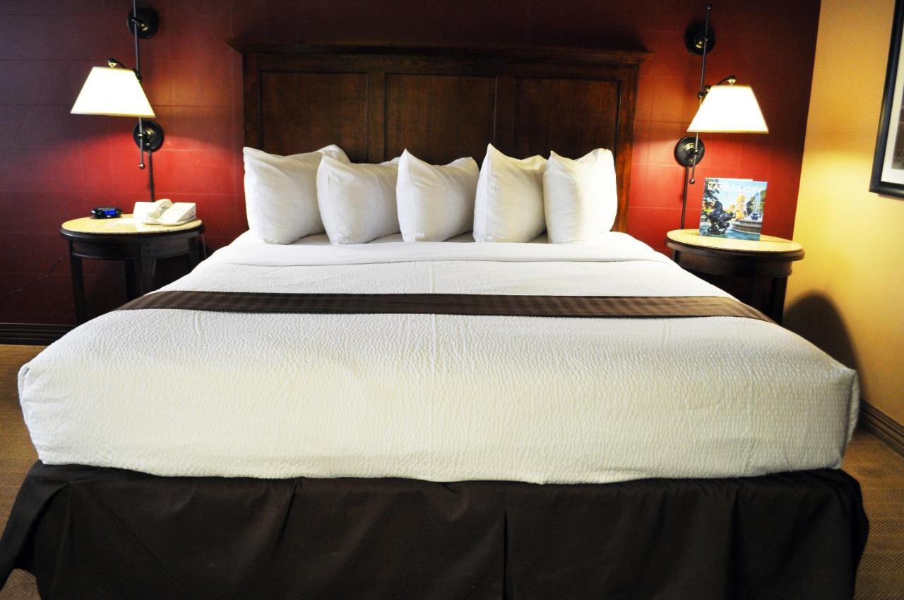 Hotel Adam's & Conference Center 3*